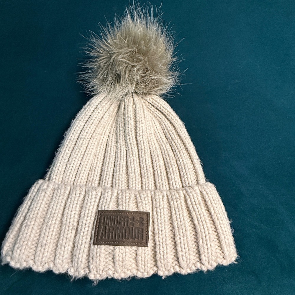 Under Armour Ribbed Knit Beanie Pom Pom Cream FW‎ 2019 Style 129905